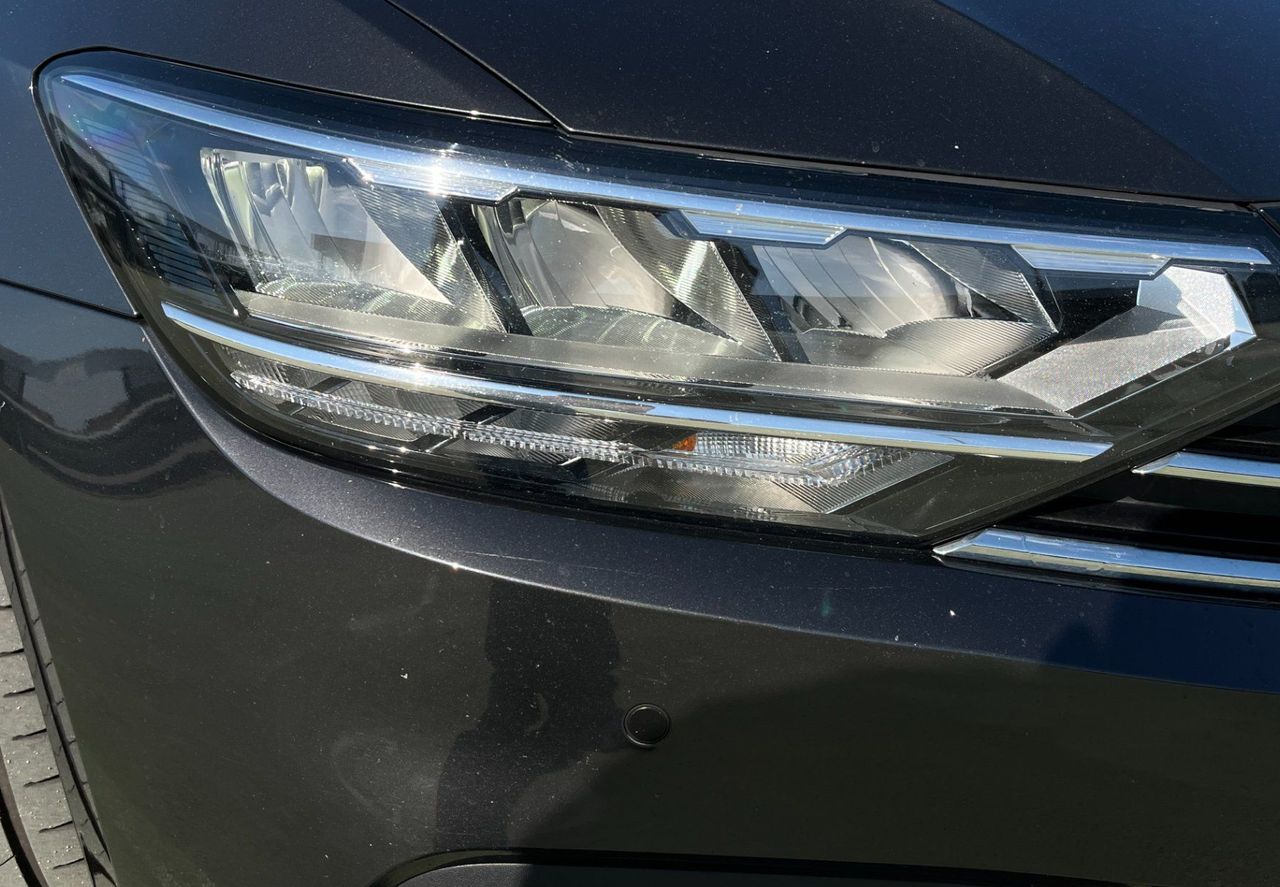 Zunanja slika - VW Passat - Variant 2.0 TDI BMT DSG. VZR KAM. PANO. ACC. 2X PDC. LED - 4