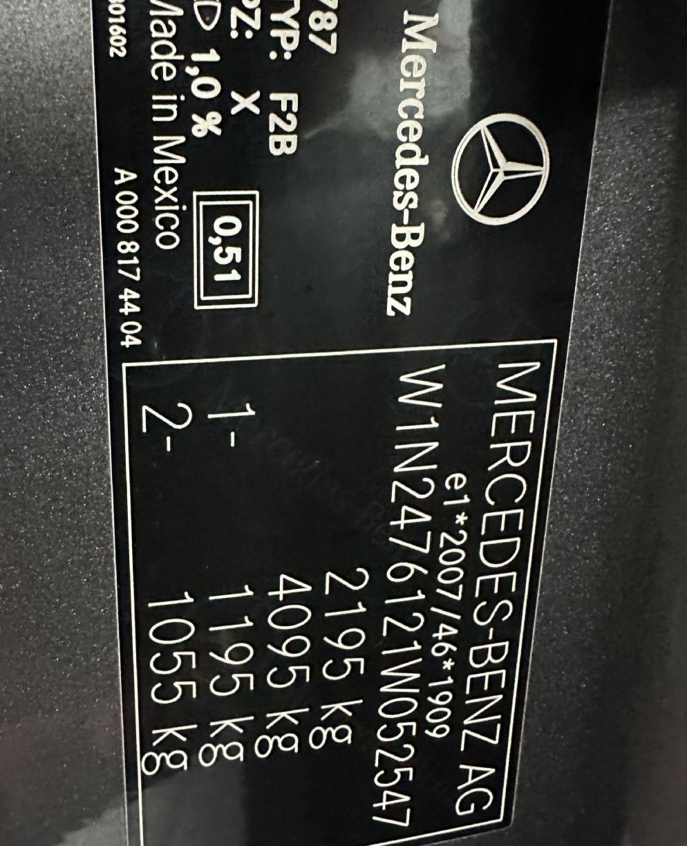 Zunanja slika - Mercedes-Benz GLB-Razred - GLB 200 d.KAMERA.USNJE.ACC.LED.NAVI.SAMO 137.000KM - 18