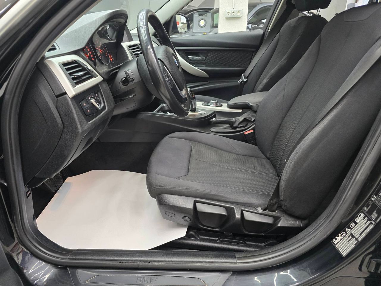 Zunanja slika - BMW Serija 3 - 320D XDRIVE AUT. - 8