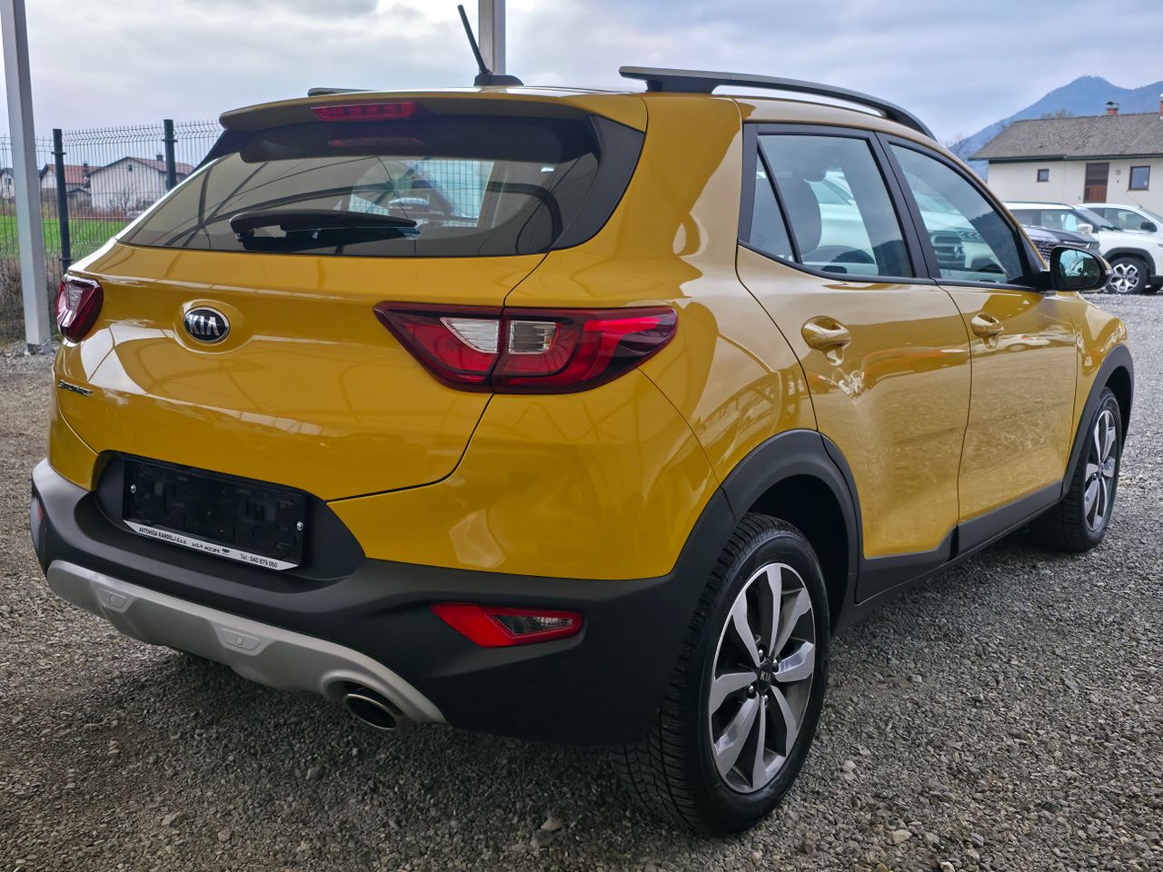 Zunanja slika - KIA Stonic - 1.0 T-GDi 73.3 kW(100 KM) LX Urban DCT - 4