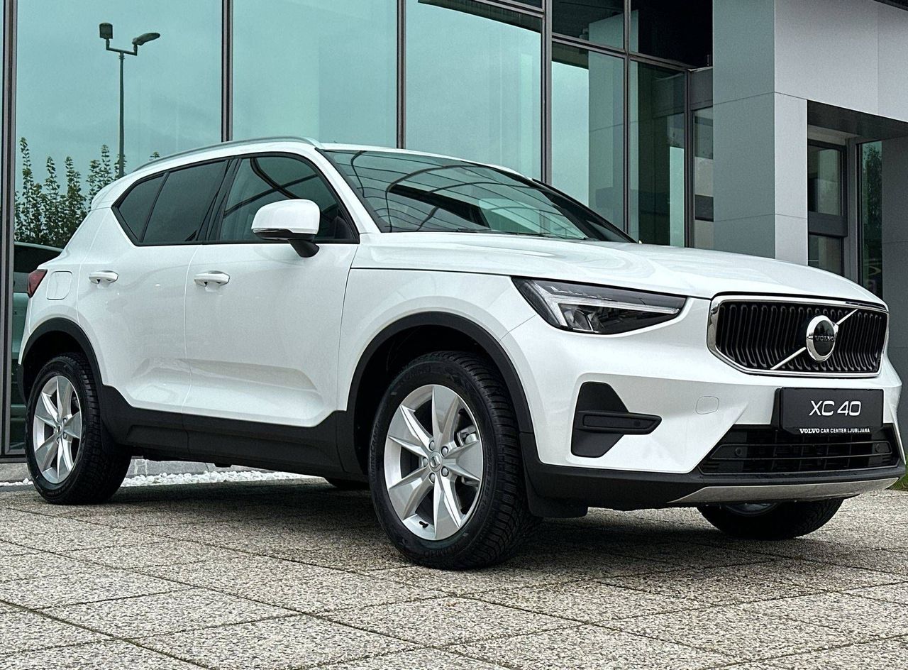 Zunanja slika - Volvo XC40 - B3 P Core AT DCT - 3