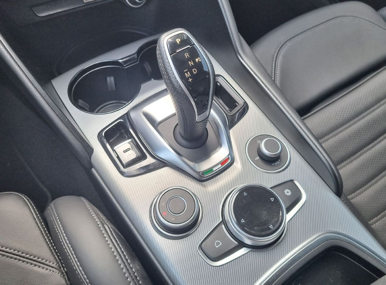 Zunanja slika - Alfa Romeo Giulia - 2.0 Turbo 280 Q4 Veloce - KOT NOVO - SAMO 9.022KM - 13