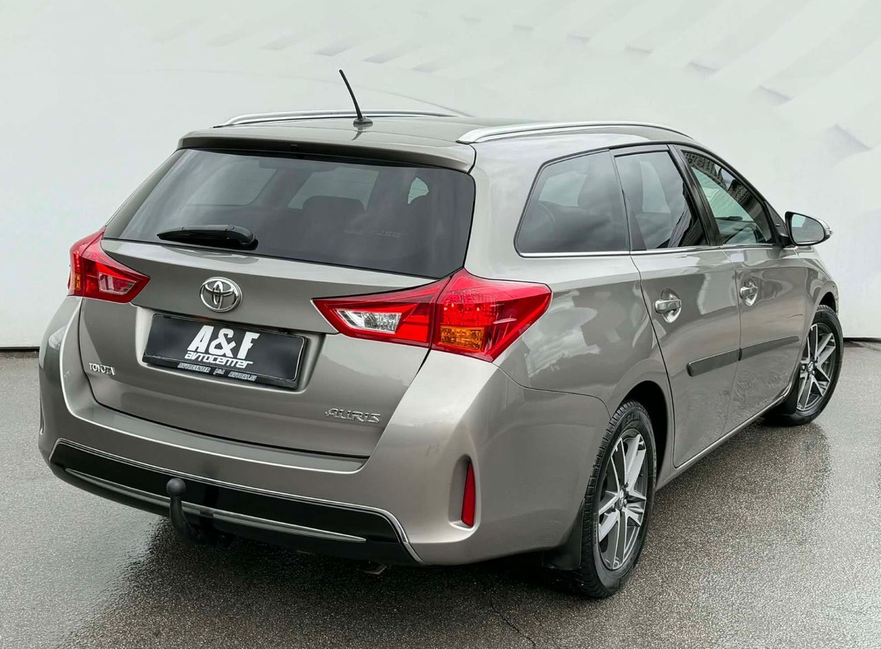 Zunanja slika - Toyota Auris - 1.4 D-PANORAMA-LIZING ZA TUJCE-TEMPOMAT-... - 5