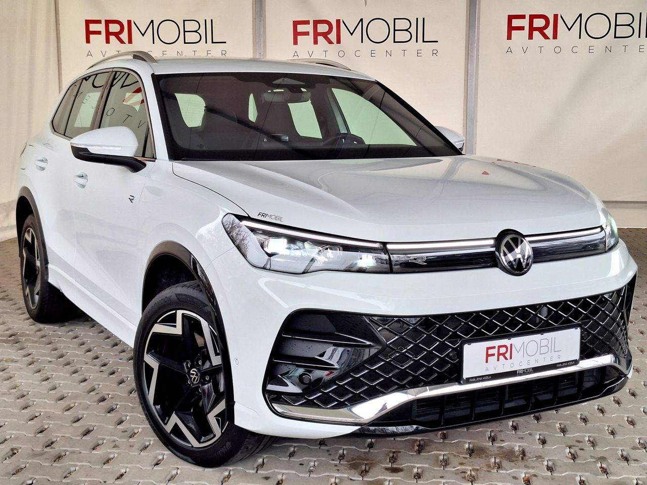 Zunanja slika - VW Tiguan - 2.0 TDI 4MOTION DSG R-Line•LED•VL.KLJUKA•VIRTUAL• - 2