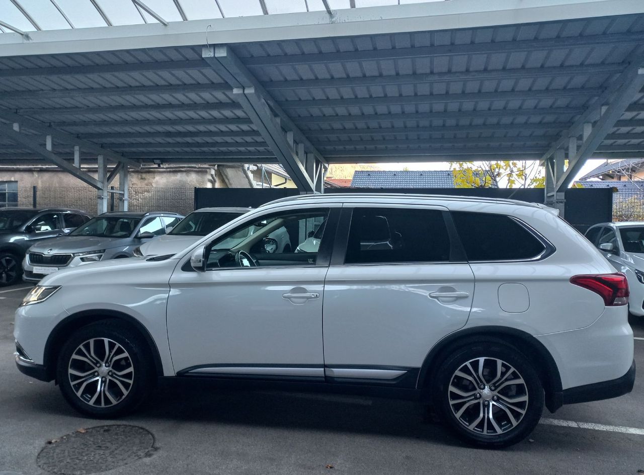 Zunanja slika - Mitsubishi Outlander - 2.2 DI-D 4WD INTENSE+ 7 sed. - 4