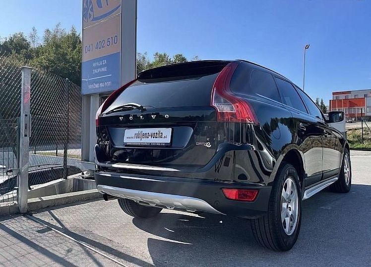 Zunanja slika - Volvo XC60 - DRIVe FWD MOMENTUM REDNO SERVISIRAN... - 5