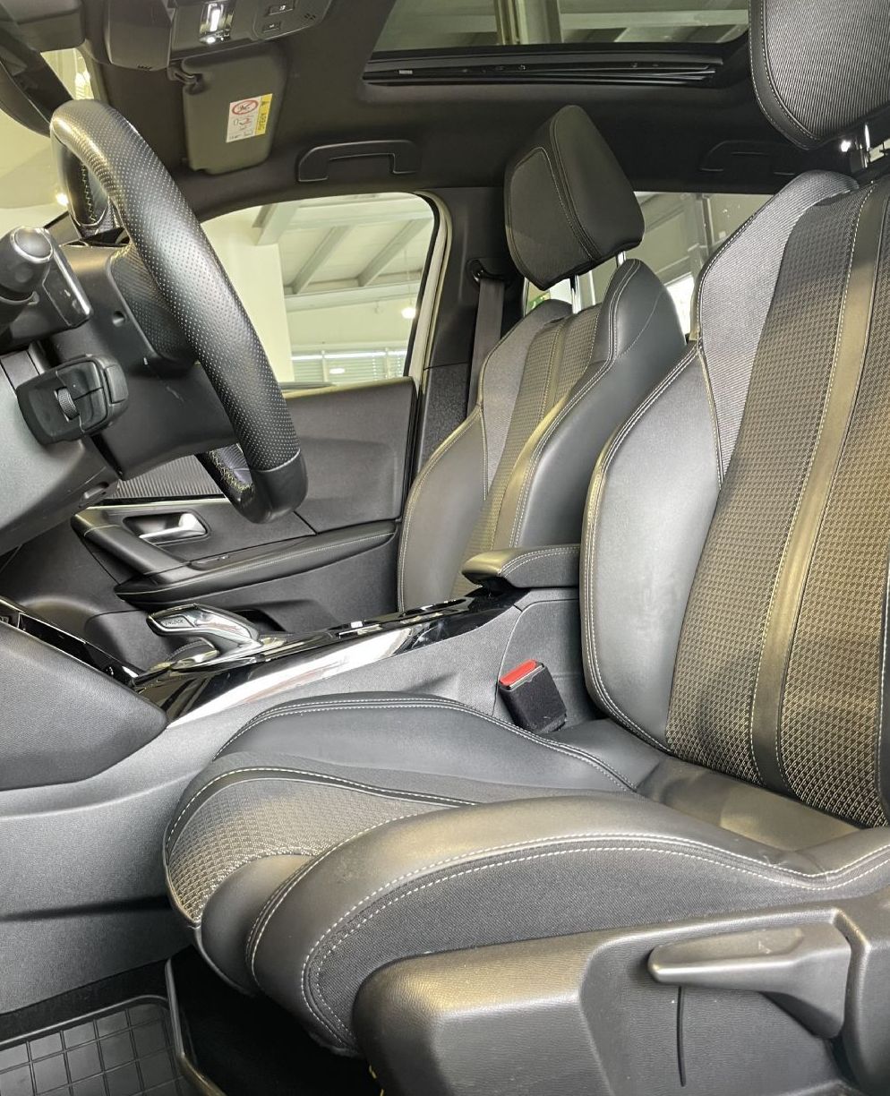 Zunanja slika - Peugeot 2008 - 1.LASTNIK-PANORAMA-NAVIGACIJA-KEYLESS-VIRTUAL-LED - 9