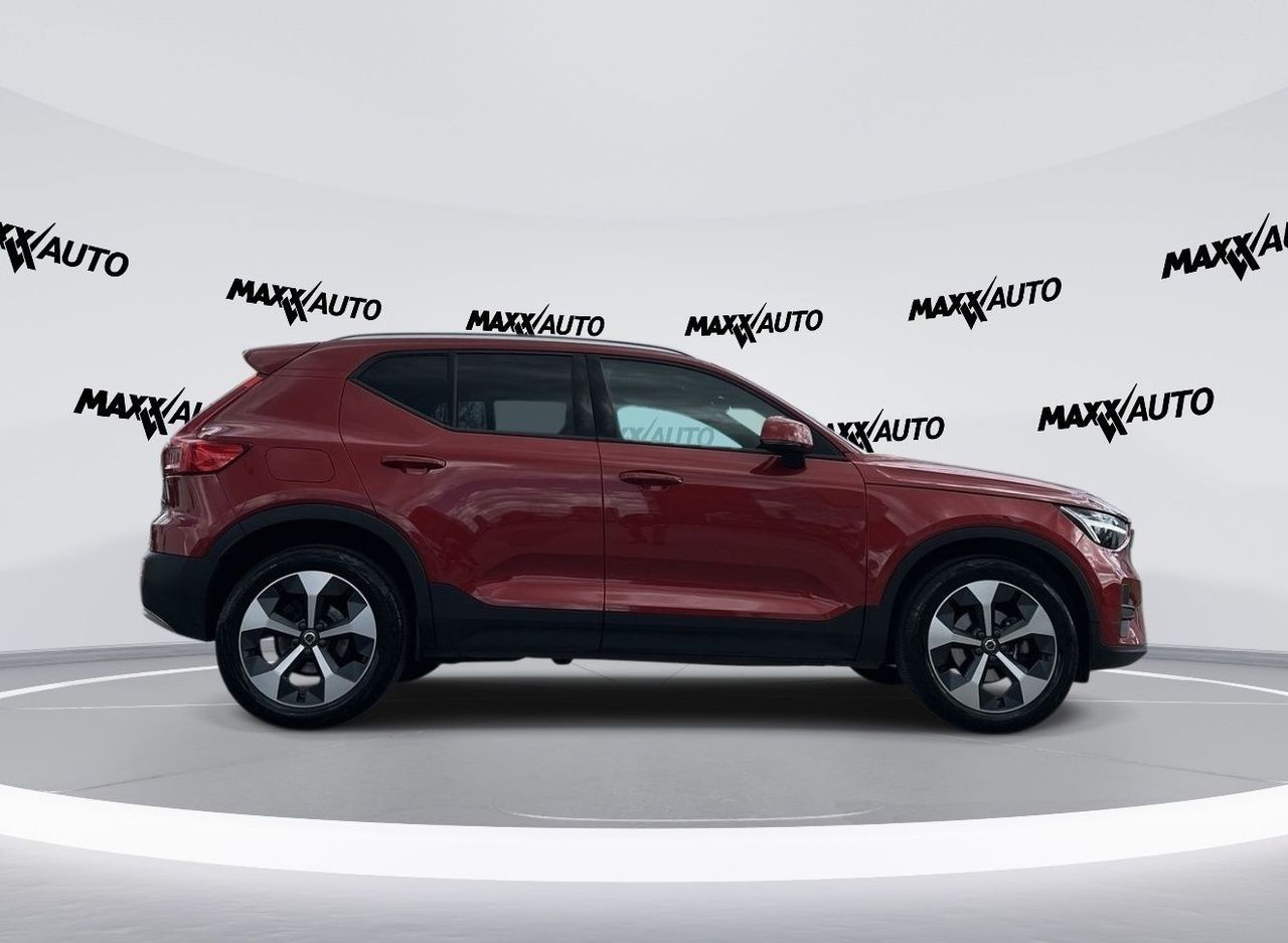 Zunanja slika - Volvo XC40 - T2 AUT Momentum - 8
