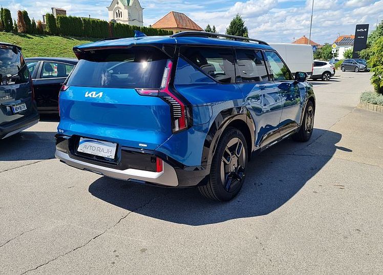 Zunanja slika - KIA EV9 - 99.8 kWh GT-Line Launch 141.5 kW  192KM - 6