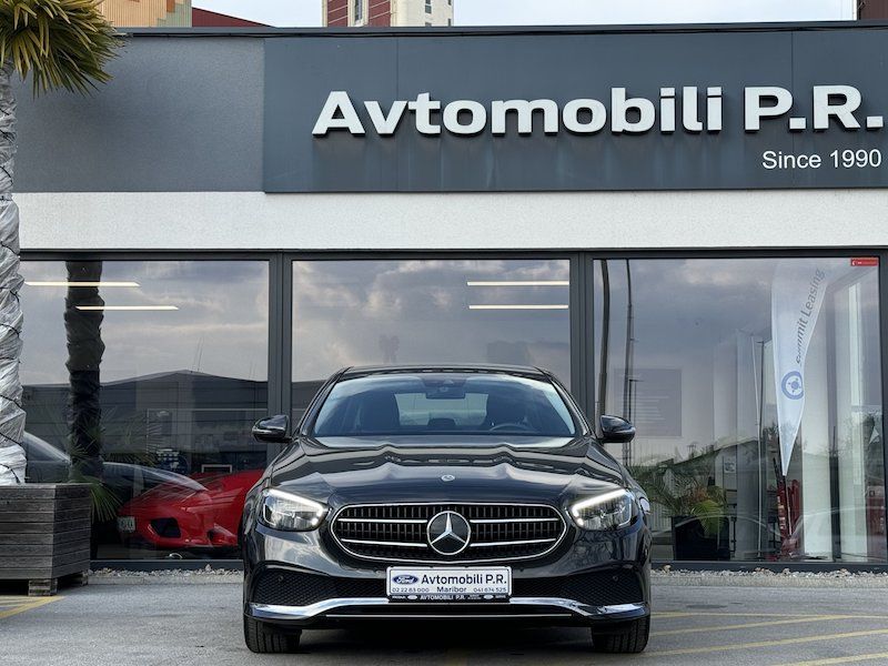 Zunanja slika - Mercedes-Benz E-Razred - E 220 d •VIRTUAL•DAB•TEMP•LIVE TRAFFIC - 2