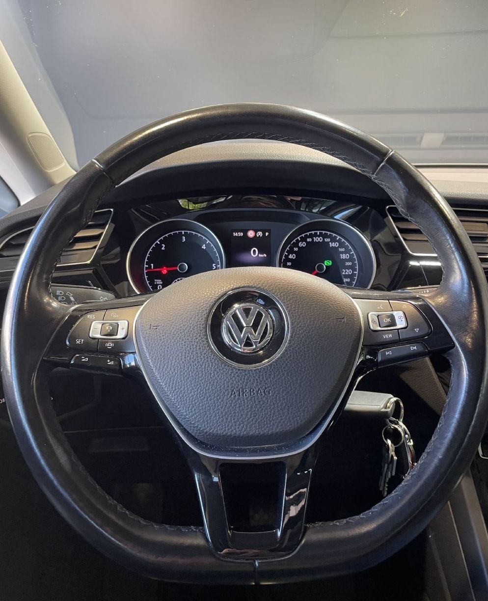 Zunanja slika - VW Touran - PANORAMA-NAVIGACIJA-ALCANTARA-GRETJE-DSG-ALU-LED - 15