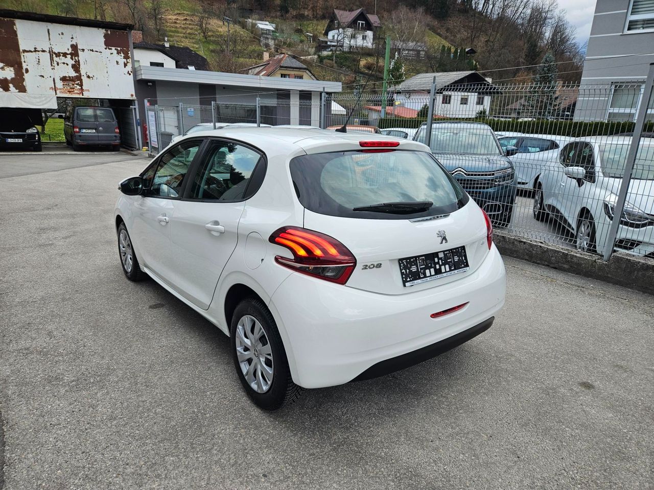 Zunanja slika - Peugeot 208 - 1,5 BlueHDi 100 S&S - Premium Pack - 4