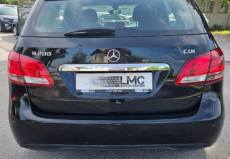 Zunanja slika - Mercedes-Benz B-Razred - 136ks °NAVIGACIJA° °TEMPOMAT° °PARK-SENZORJI° - 6