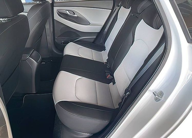 Zunanja slika - Hyundai i30 Wagon - 1.6 CRDI 110 PREMIUM SLOVENSKO POREKLO - 3