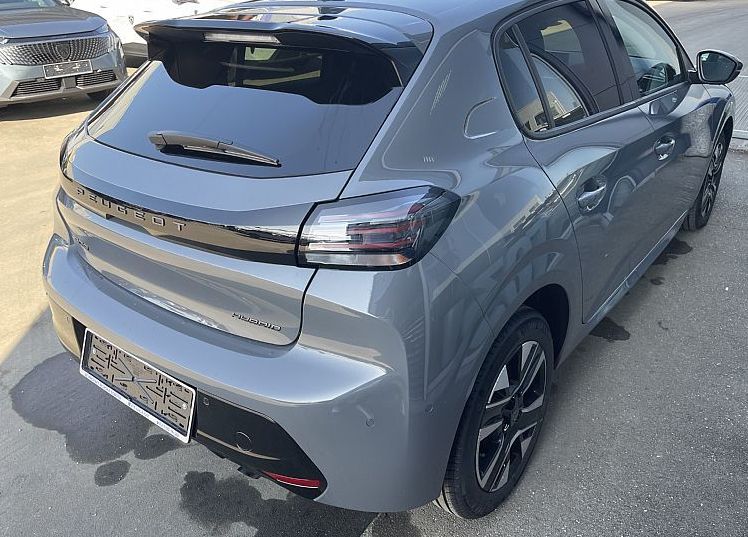 Zunanja slika - Peugeot 208 - ALLURE HIBRID 110 e-DCT6 €6.4 - DEMO - 3