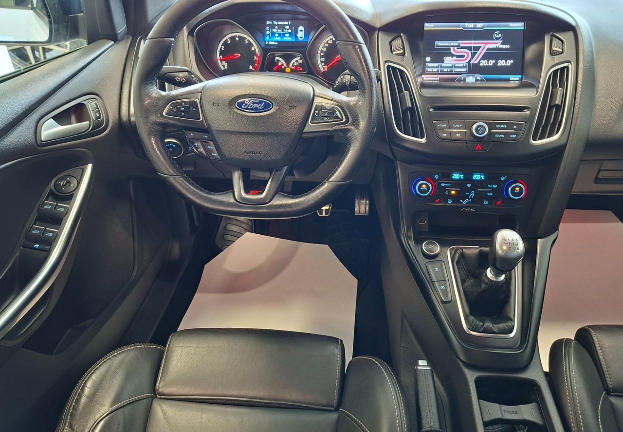 Zunanja slika - Ford Focus - ST 2.0 EcoBoost ST3 - 8