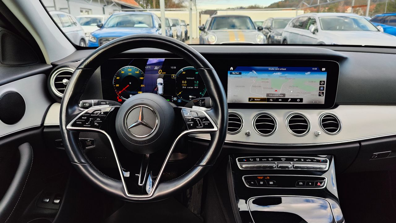 Zunanja slika - Mercedes-Benz E-Class - E300e PHEV ACC KAM NAVI LED PDC LANE VIRTUAL USNJE - 10