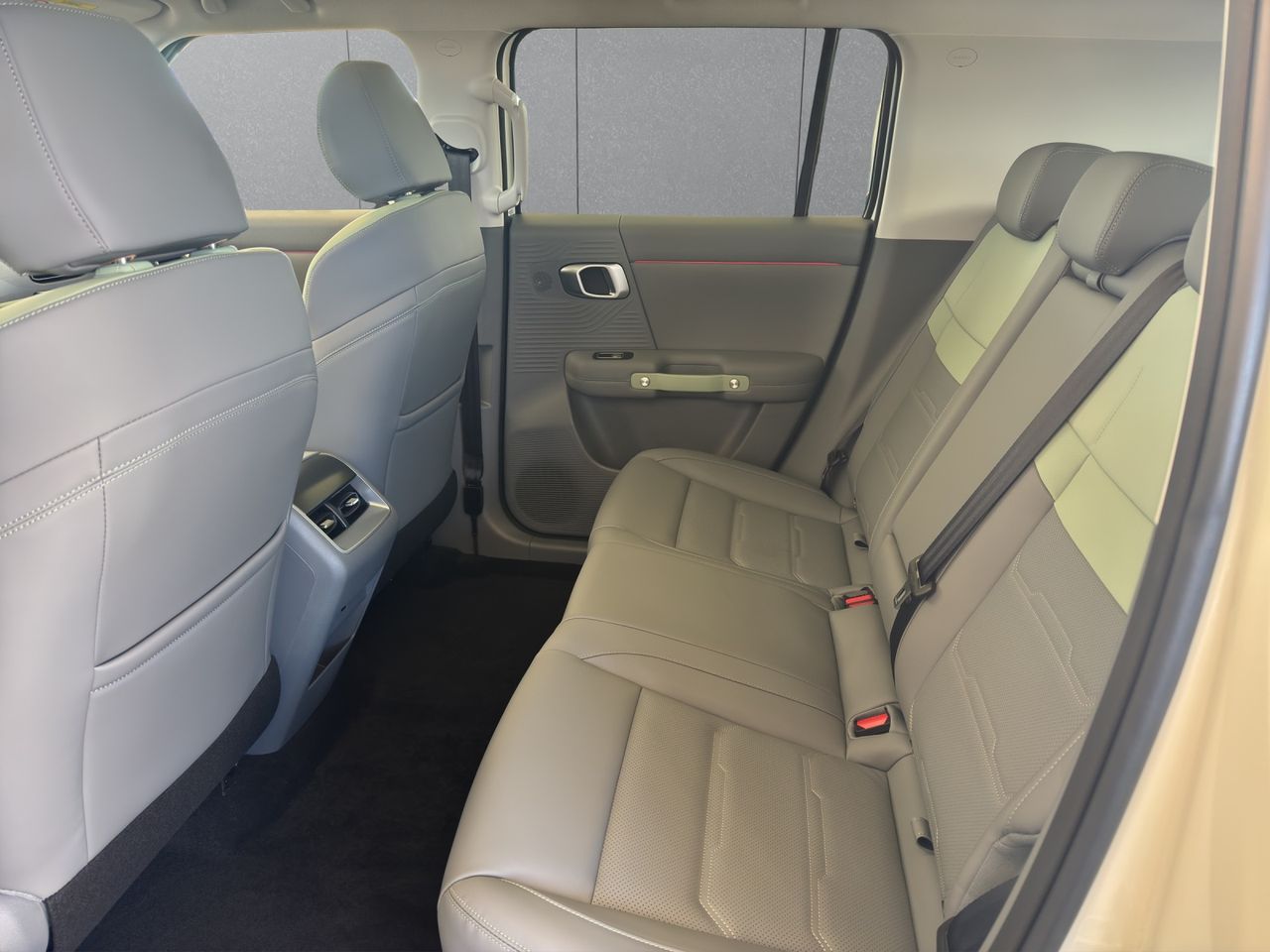 Zunanja slika - Baic BJ30 - e-HYBRID 4WD + PANORAMA + RADAR + BLIS + DAB + - 7