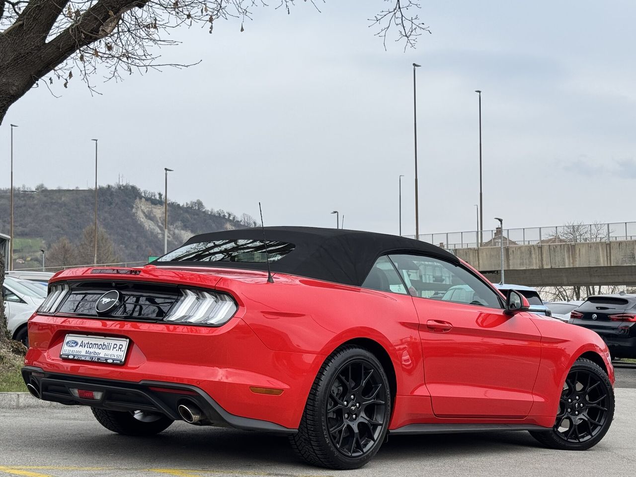 Zunanja slika - Ford Mustang - 2.3 EcoBoost 290KM AVT SLO samo 58.254 km ODLIČEN - 7