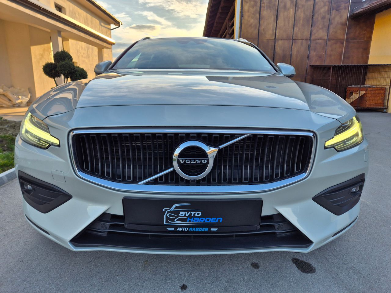 Zunanja slika - Volvo V60 - D4 Momentum Avt. - 6