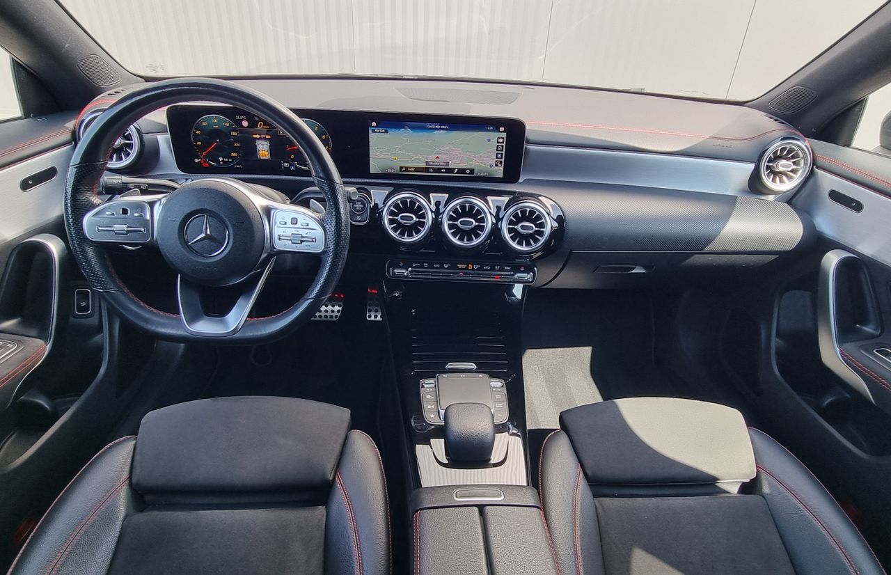 Notranja slika - Mercedes-Benz CLA-Razred - CLA 200 Shooting Brake AMG Line Avt. - 10