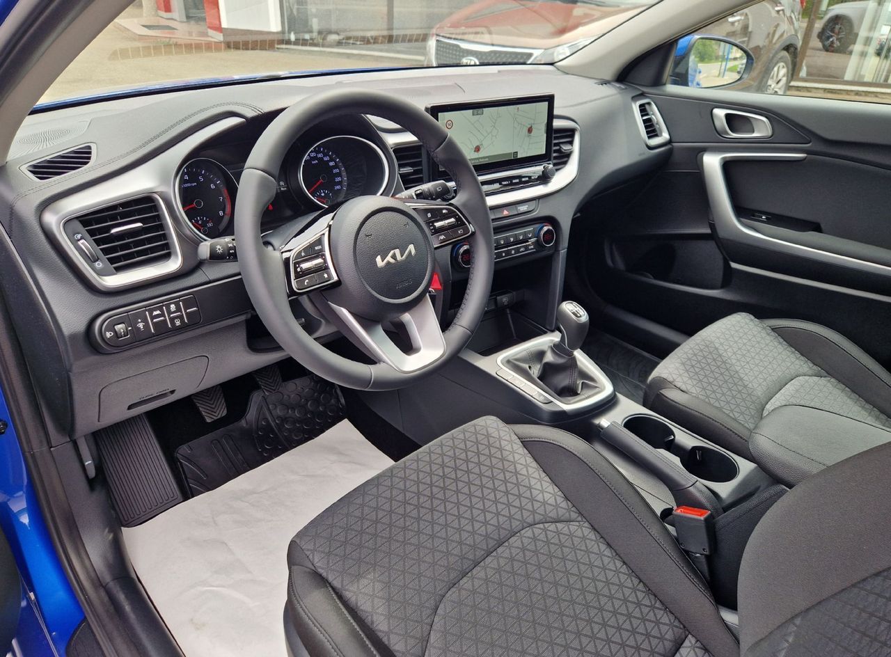 Zunanja slika - KIA Ceed - SW 1.5 T-GDi LX Champion + - 4