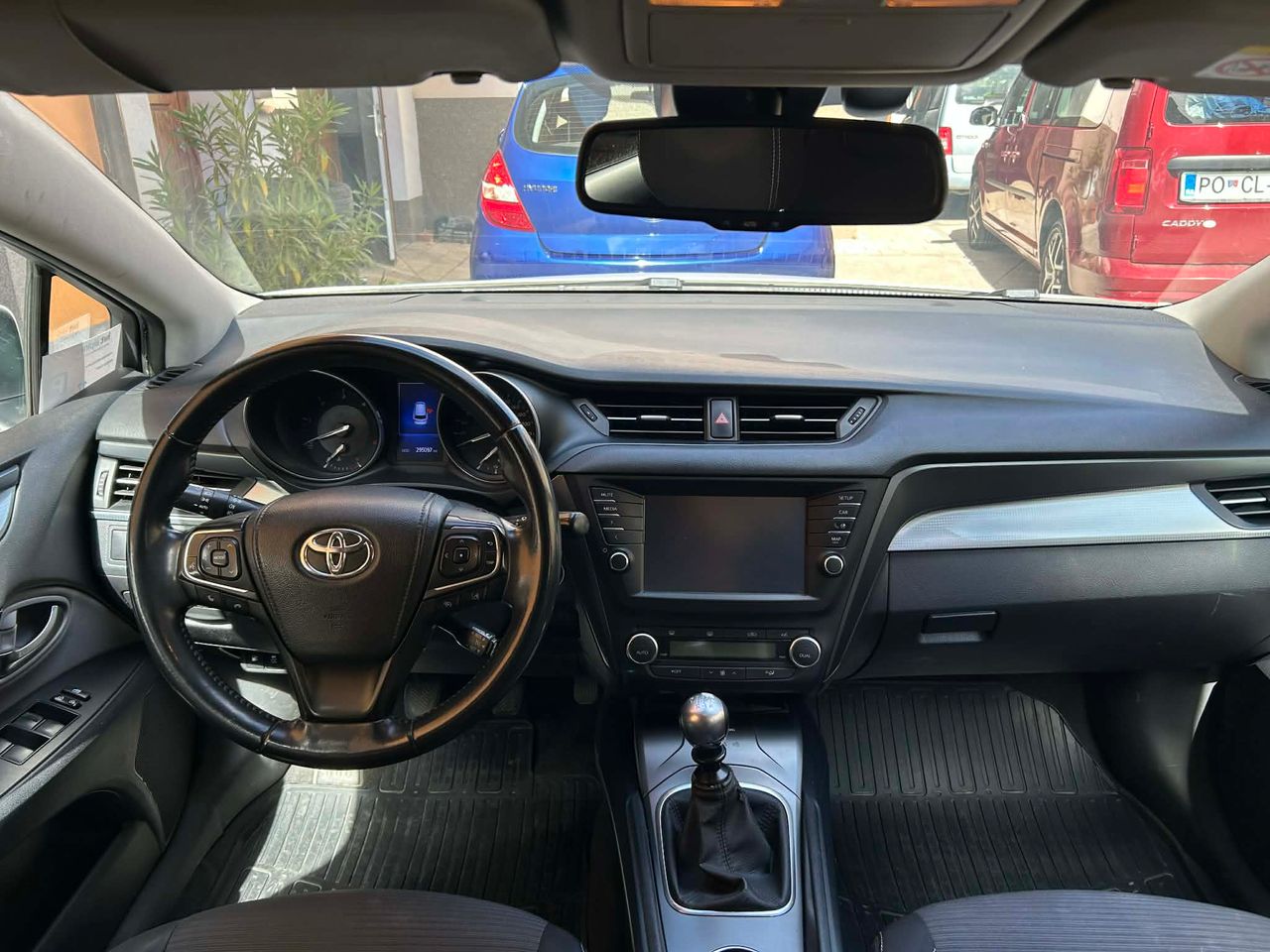 Notranja slika - Toyota Avensis - Wagon 2,0 D-4D Sol - 4