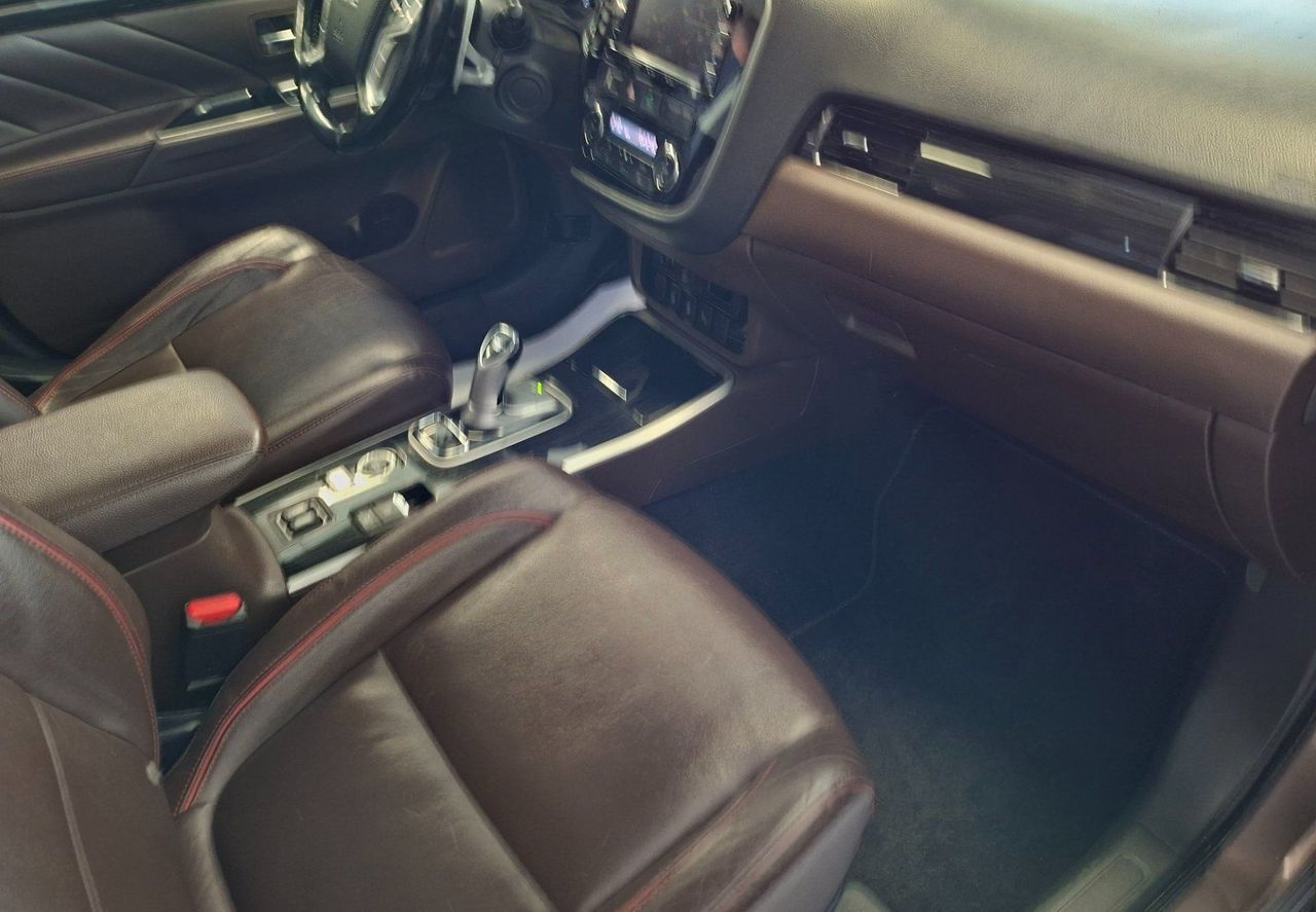 Zunanja slika - Mitsubishi Outlander - PHEV 4WD 2.0 Instyle Navi+ Avt.-SLO-ODLIČEN- - 9