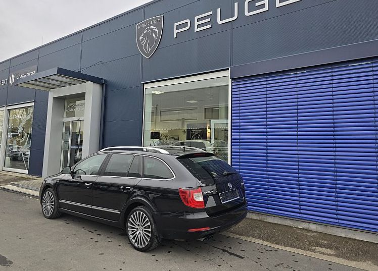 Zunanja slika - Škoda Superb - 2.0 TDI CR L K DSG 4X4 125  170 - 3