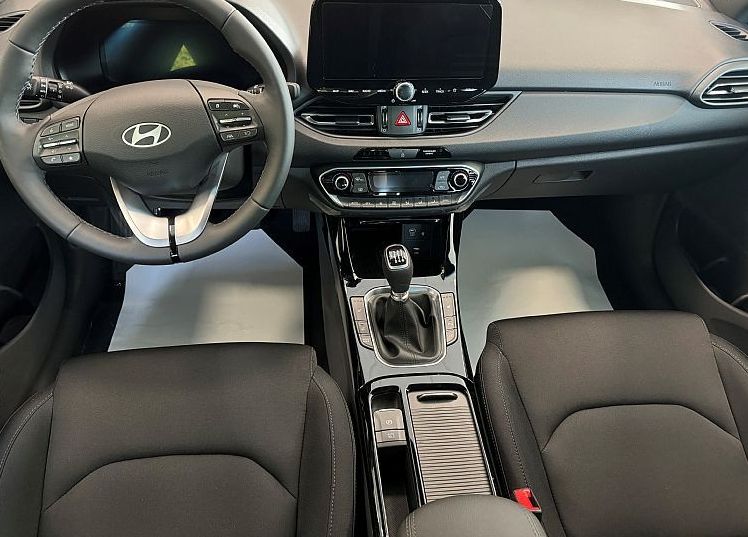 Zunanja slika - Hyundai i30 Wagon - 1.5 T-GDI FL II 140 MHEV PREMIUM SMART WINTER ECM - 5