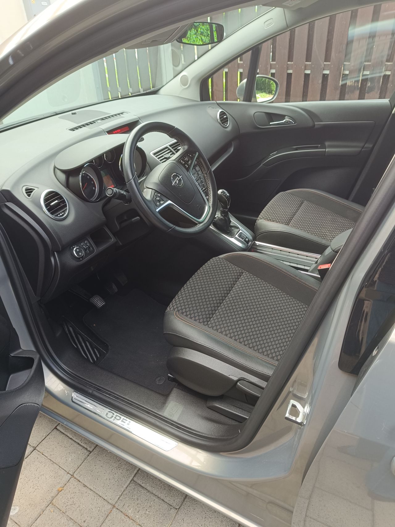 Zunanja slika - Opel Meriva - 1,4 TURBO COSMO - 2