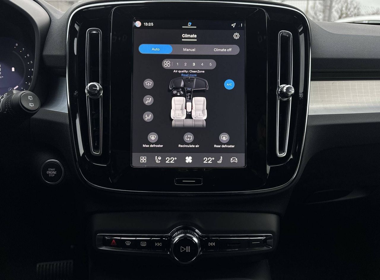 Zunanja slika - Volvo XC40 - B3 P Core AT DCT... - 15