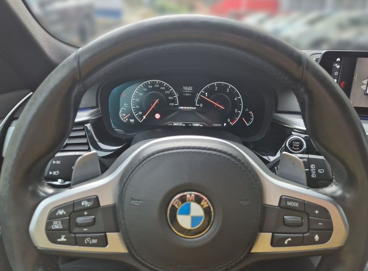 Zunanja slika - BMW Serija 5 - Touring: M-Optic 530d xDrive AUT-LED-RADAR-360KAM-VK-NAV - 15