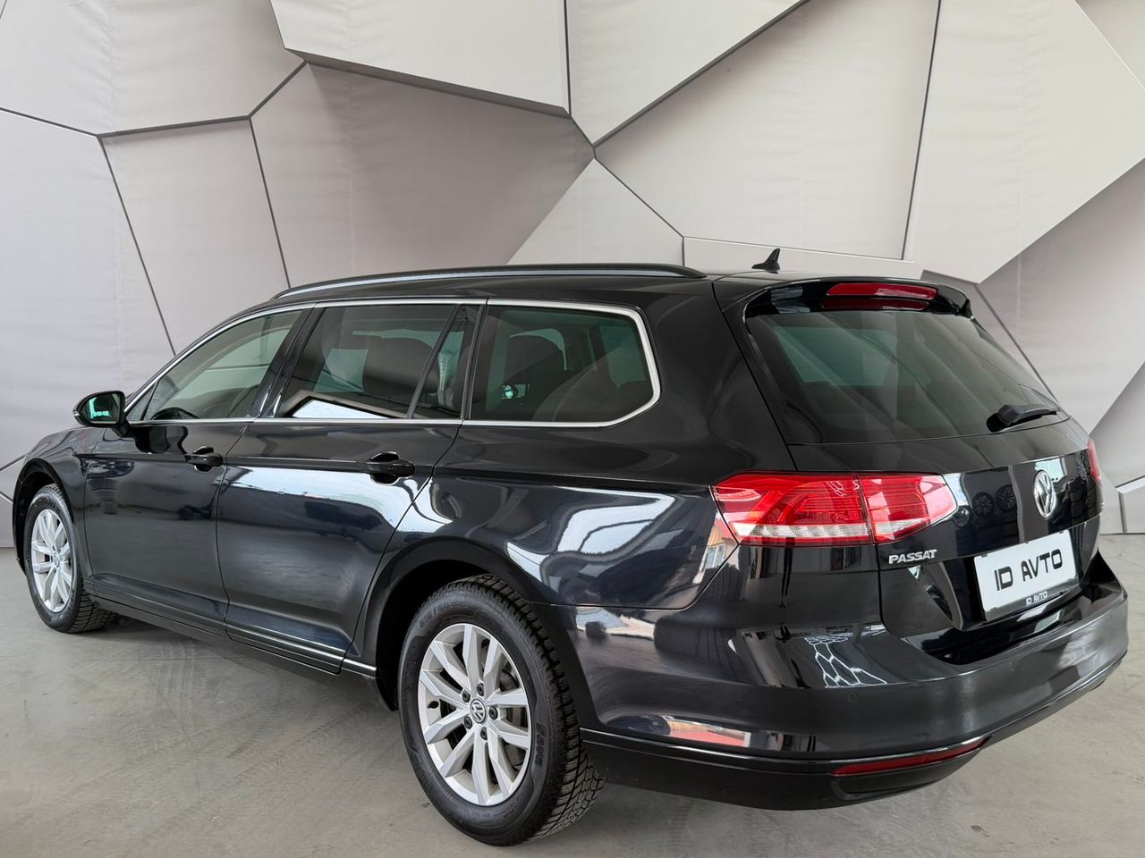 Zunanja slika - VW Passat - Variant 2,0 TDI BMT Connect DSG - 3