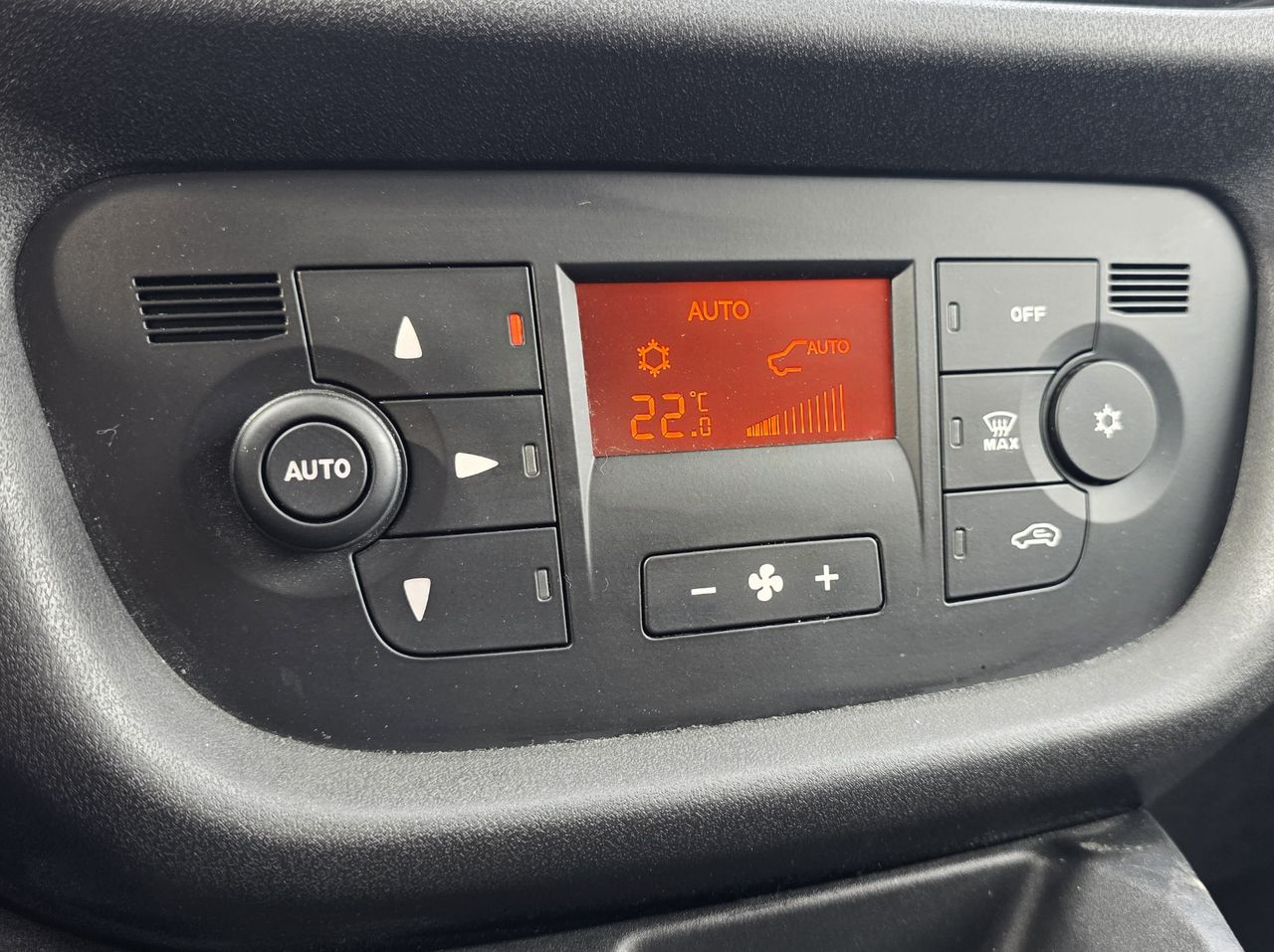 Zunanja slika - Fiat Doblo - 1,6 Multijet 16V Eas yN1 TEMP KAMERA KLJUKA NAVI KLIMA - 12