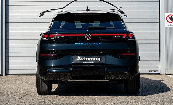 Zunanja slika - VW T-Roc - 1.5 eTSI R-line DSG 110  150  Matrix. Black Style - 3