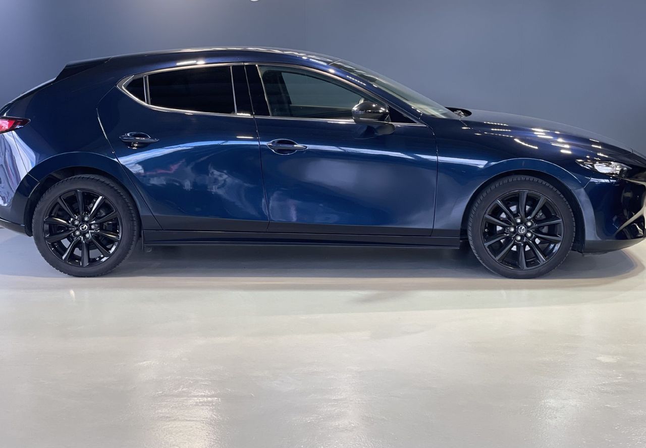 Zunanja slika - Mazda Mazda3 - HEAD UP-KEYLESS-VIRTUAL-NAVIGACIJA-KAMERA-ACC-LED - 3