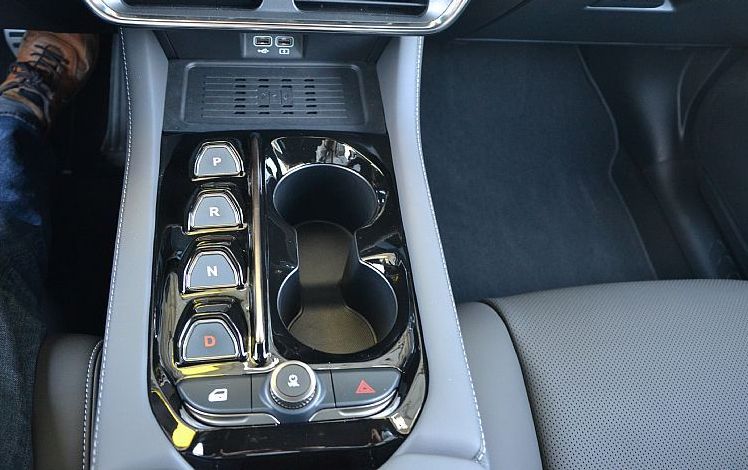 Zunanja slika - Vinfast VF8 - VIN FAST V8 PLUS  4X4 - 10