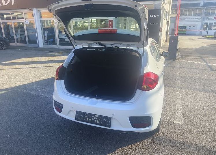 Zunanja slika - KIA Ceed - Benc. 1.4 CVVT LX Champion Navi 6M T - 10