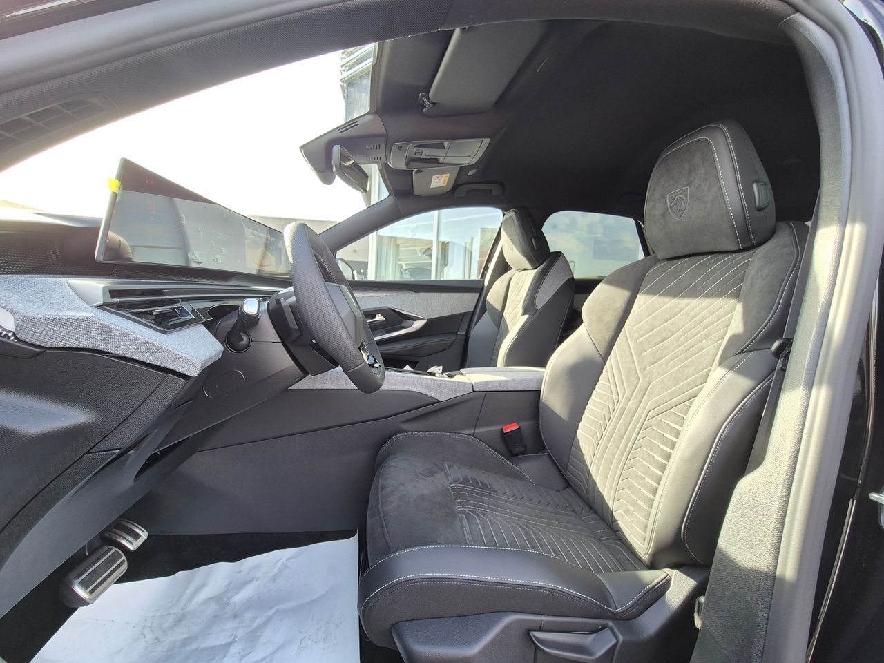 Zunanja slika - Peugeot 3008 - GT HIBRID 145 e-DCT6 €6.4 - NA ZALOGI - 4