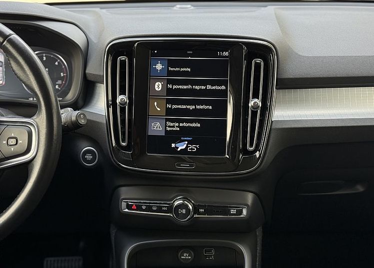 Zunanja slika - Volvo XC40 - D3 A Momentum - 10