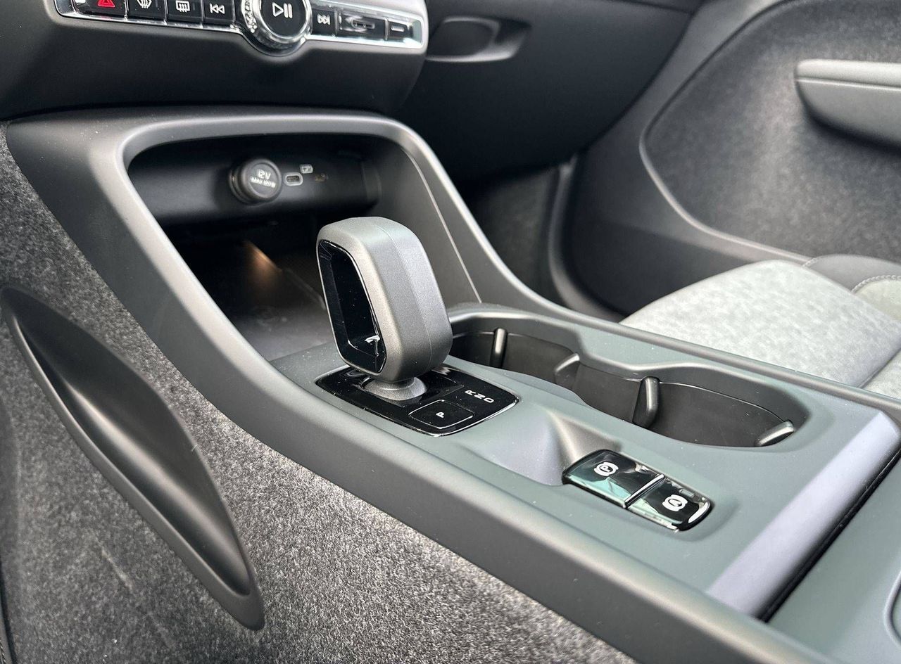 Zunanja slika - Volvo XC40 - B3 P Core AT DCT... - 19