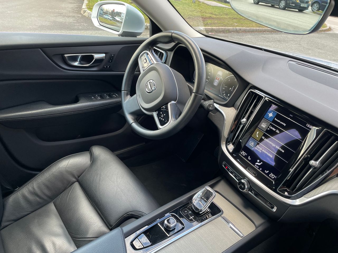 Notranja slika - Volvo V60 - B4D Inscription Avt. - 10