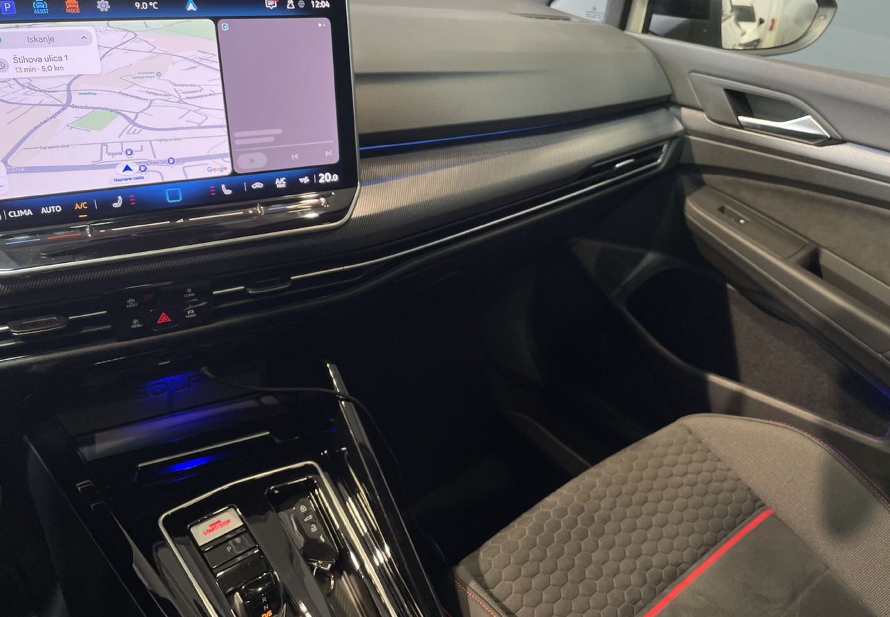 Zunanja slika - VW Golf - GTI-HEADUP-PANO-NAVI-GRETJE-LED-LANE-HARMAN KARDON - 10