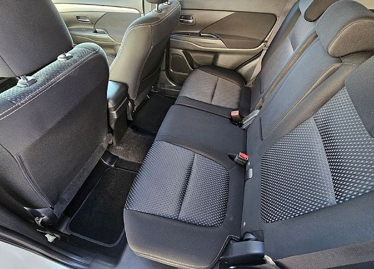 Zunanja slika - Mitsubishi Outlander - 2.2 DI-D 4WD INTENSE+AVT-.KLJUKA- LED-NAVI-PERLA B - 3