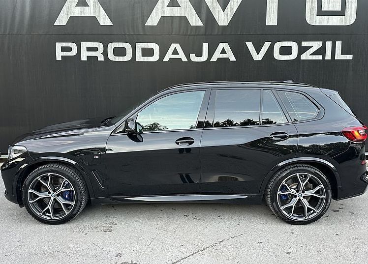 Zunanja slika - BMW X5 - serija : 45e MSPORT-VK-KAM360-NAVI-21COL-ACC-SAMO 44.285KM - 4