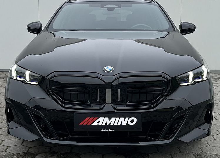 Zunanja slika - BMW Serija 5 - Touring: 520d-M OPTIK-LED-NAVI-HEAD-CARBON-ALU21 - 2