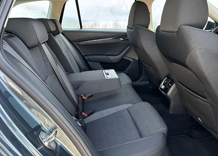 Zunanja slika - Škoda Octavia - Combi 2.0 TDI DSG - LED - NAVI - ACC - VIRTUAL - 9