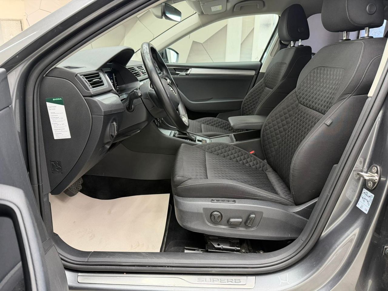 Zunanja slika - Škoda Superb - 2,0 TDI L&K DSG - 8