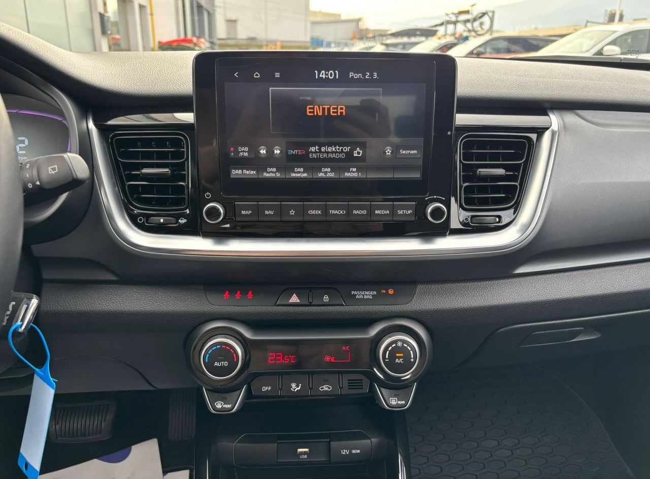 Zunanja slika - KIA Stonic - 1.0 TGDI LX Urban+ DCT SLO-KAMERA-TEMPOMAT - 14
